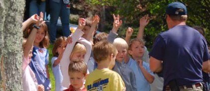 FAQ_media_vc2 Kids raising their hands