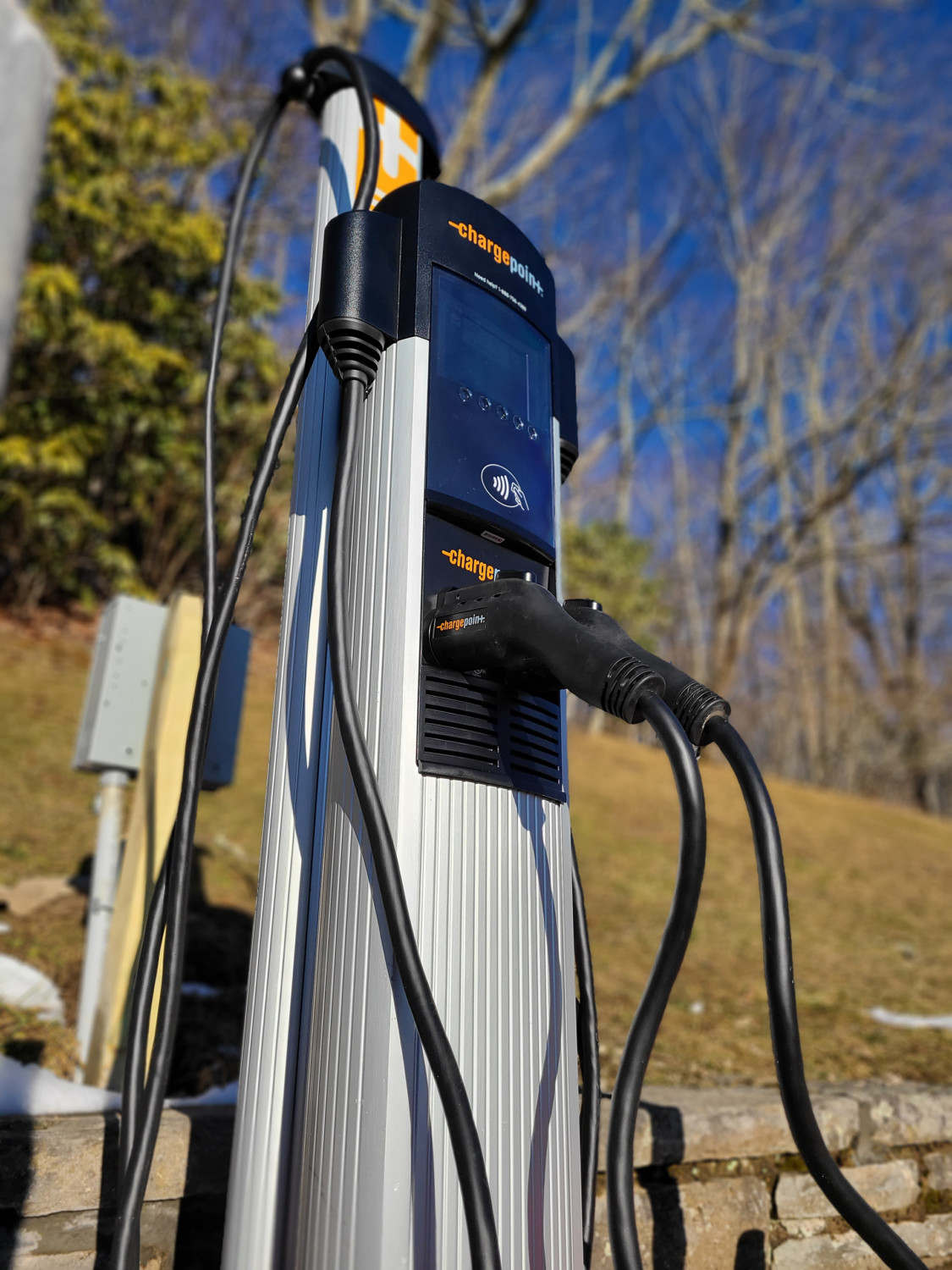012721_GFM_EV_charger_gate_FR